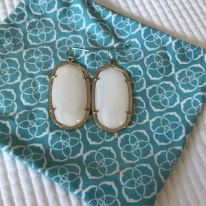 Danielle Kendra Scott in white pearl